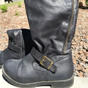 Girls size 3 Restricted kids black boots